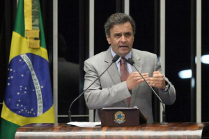 Entregador de dinheiro do doleiro Alberto Youssef afirmou que diretor de empresa levou R$ 300 mil a Aécio
Foto: Wikimedia / O Financista