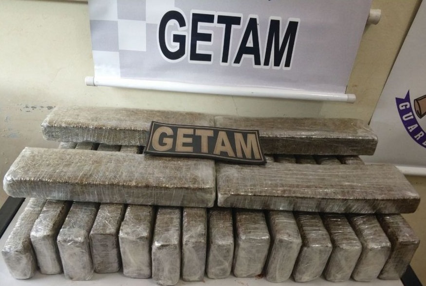 Adolescente é flagrado na rodoviária levando maconha para SP