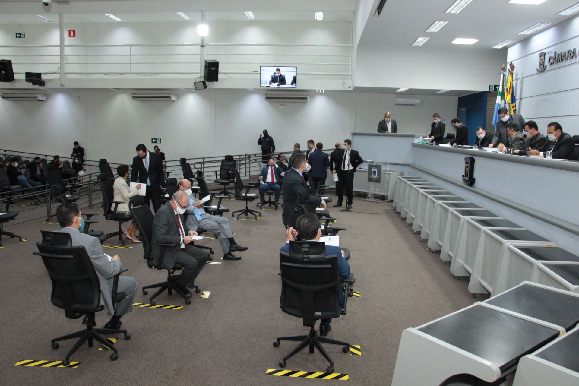 Vereadores votam dois projetos de lei na sessão desta terça-feira