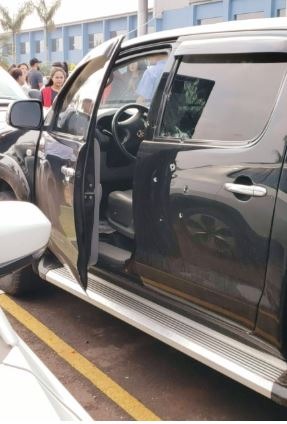Homem sofre tentativa de homicídio em estacionamento de shopping na fronteira Homem sofre tentativa de homicídio em estacionamento de shopping na fronteira