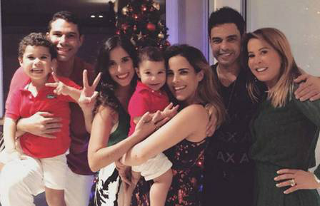 Zezé passou o Natal com a Zilu, as filhas, genro e netos Foto: Instagram
