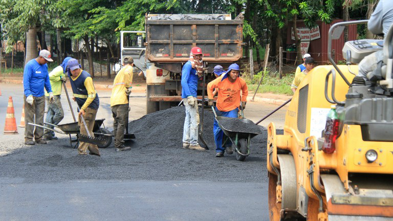 Prefeitura já tapou 38 mil buracos e recuperou 19 Quilômetros de via Prefeitura já tapou 38 mil buracos e recuperou 19 Quilômetros de via