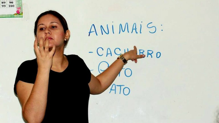 Abertas inscrições para curso de língua Brasileira de Sinais Abertas inscrições para curso de língua Brasileira de Sinais