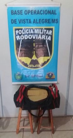 Adolescente é apreendido com 11 kg de maconha dentro de mala