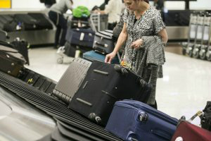 Última semana para comprar passagem aérea com bagagem grátis Nova regra vale para quem comprar passagem a partir de 14 de março (Foto: Lucas Lima/UOL)