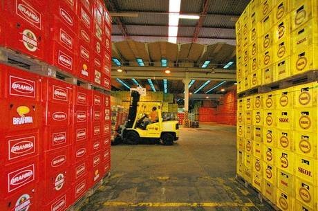 Programas de trainee oferecem salários de até R$ 6.700 Ambev seleciona profissionais de todos os cursos
Roosevelt Cassio/Folhapress
