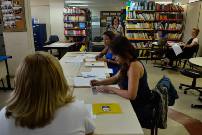 Estatuto da Pessoa com Deficiência entra em vigor com garantia de mais direitos No Instituto Municipal Helena Antipoff, professoras aprendem o braille para promover a inclusão de crianças com deficiência na rede pública de ensino Tomaz Silva/Agência Brasil
