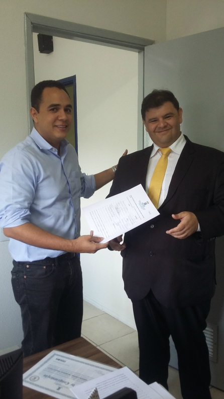 Vereador Odilon de Oliveira assina pedido de criação de Comissão Parlamentar de Inquérito para investigar alvarás de táxis Vereador Odilon de Oliveira assina pedido de criação de Comissão Parlamentar de Inquérito para investigar alvarás de táxis