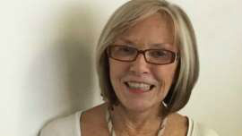 © Copyright British Broadcasting Corporation 2014 Loretta Smith trocou correspondências com homem que roubou o equivalente a R$ 40 mil em jóias