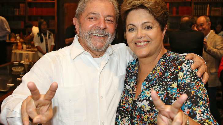 Lula nega que será candidato em 2018 © Ricardo Stuckert/Instituto Lula/Divulgação O ex-presidente Lula parabeniza a presidente reeleita, Dilma Rousseff, em Brasília