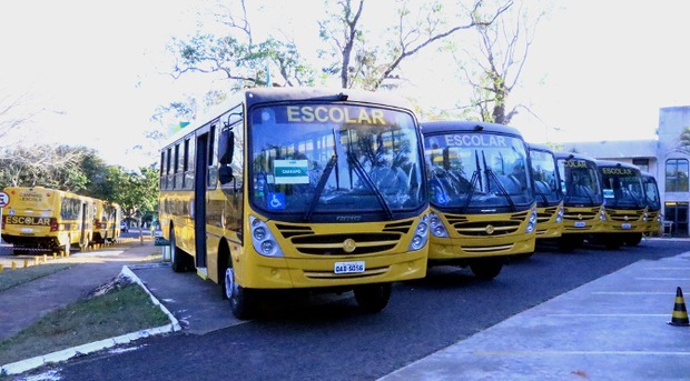Quatro municípios receberão transportes escolares do Governo