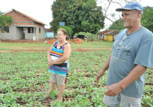 Foto: A. Frota

Casal Jorge e Creuza estão muito felizes com o apoio da Prefeitura; em breve terão casa nova no sítio Pé de Cedro