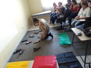 Profissionais receberam orientações sobre método de triagem em casos de grandes acidentes. (Foto: Sesau).

