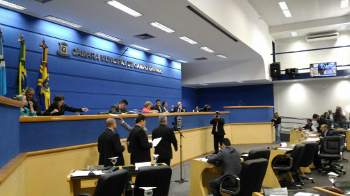 Debate sobre Uber termina sem propostas após revogação de decreto Vereadores aprovaram ato do prefeito em revogar - Foto: Kleber Clajus/Correio do Estado