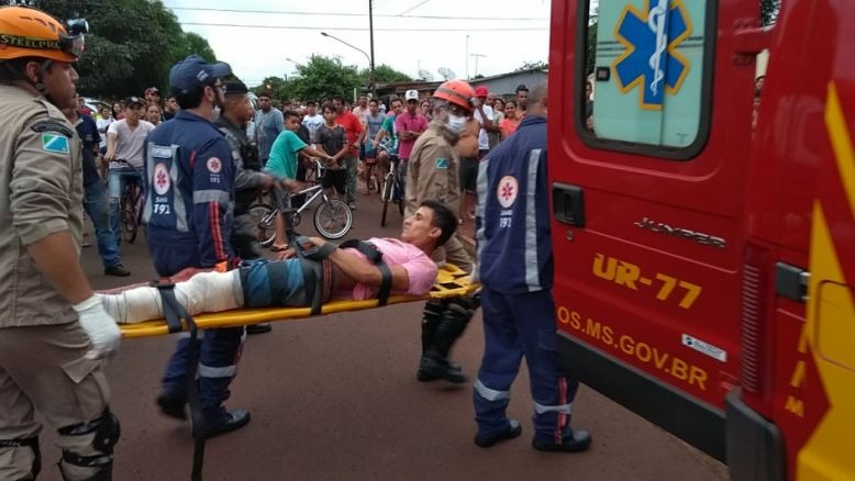 Dupla fica ferida em troca de tiros com a polícia Bruno Cavalcante ferido na perna em troca de tiros com a Polícia - Crédito: Osvaldo Duarte