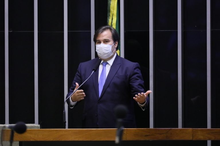 Câmara aprova ajuda a estados e municípios de R$ 120 bilhões Presidente da Câmara, Rodrigo Maia, discursou em defesa do texto do Senado. Najara Araújo/Câmara dos Deputados