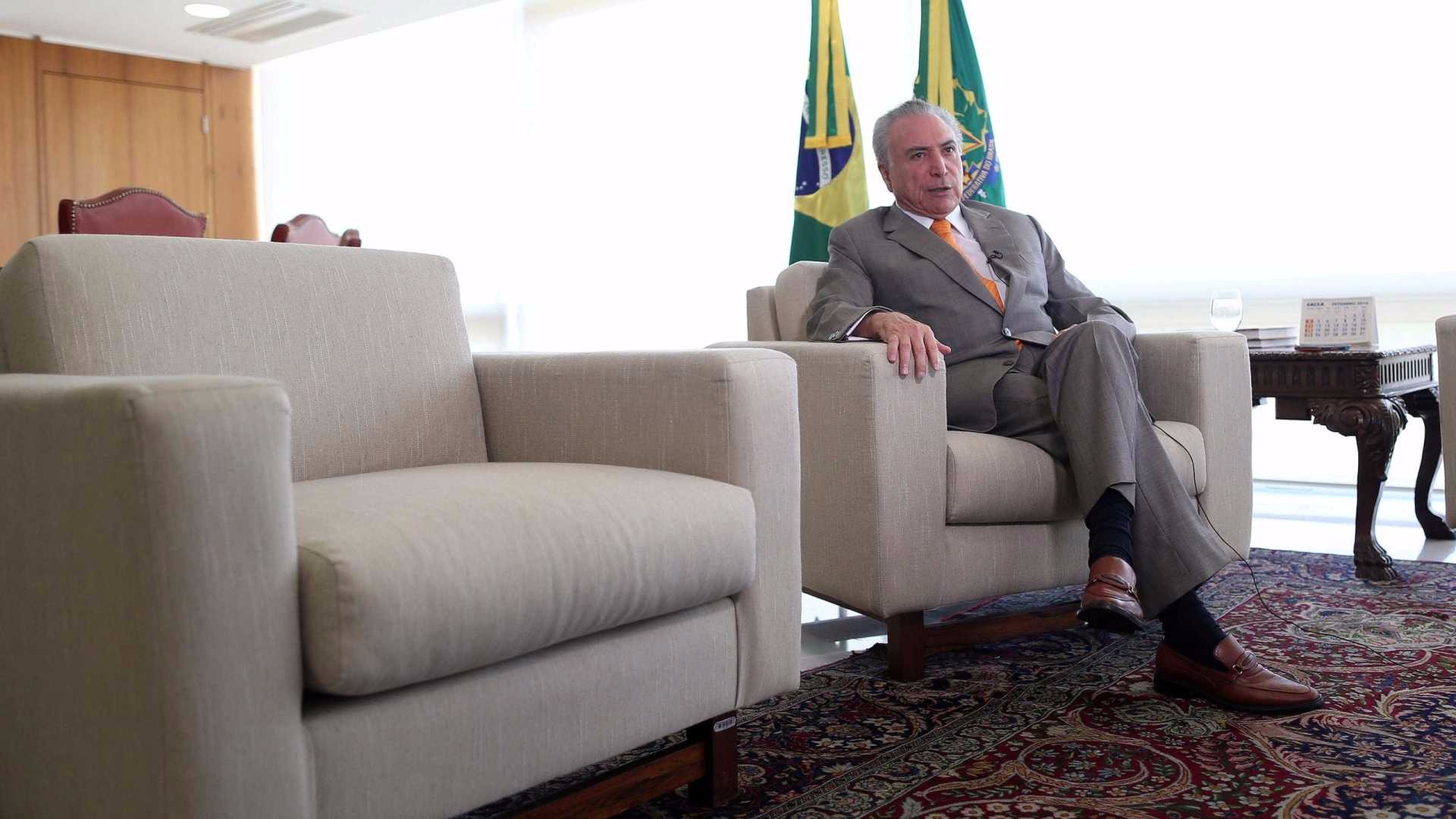 Cúpula do governo fala em 'árvore podre' e quer anulação de provas Adriano Machado / Reuters