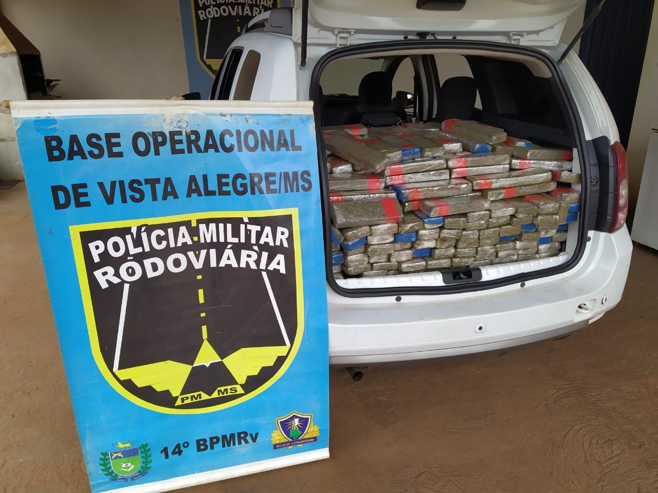 Polícia Militar apreende veículos com 1,2 toneladas de maconha