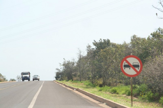 Multas para racha e ultrapassagem perigosa sobem a partir de hoje Multa para quem forçar ultrapassagem será de R$ 1.915,40. (Foto: Marcos Ermínio)
