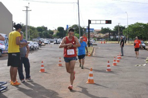 Mais de mil servidores participaram da corrida e caminhada (Foto: Alcides Neto)