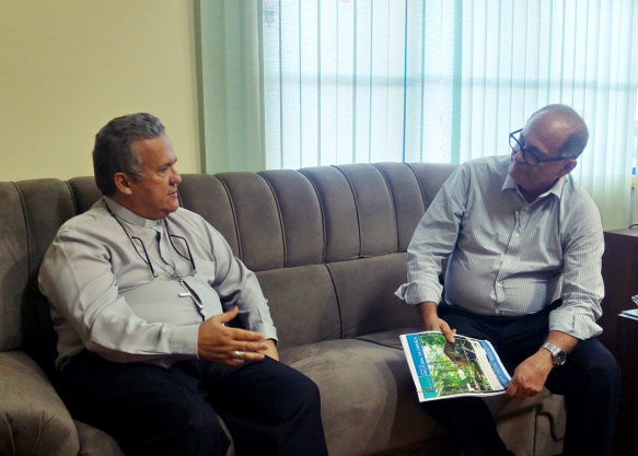 Em reunião com Arcebispo da Capital, Dr. Sami apresenta apoio à Campanha da Fraternidade 2017 Em reunião com Arcebispo da Capital, Dr. Sami apresenta apoio à Campanha da Fraternidade 2017