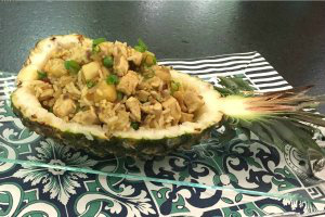 Aprenda a fazer arroz no abacaxi Aprenda a fazer arroz no abacaxi