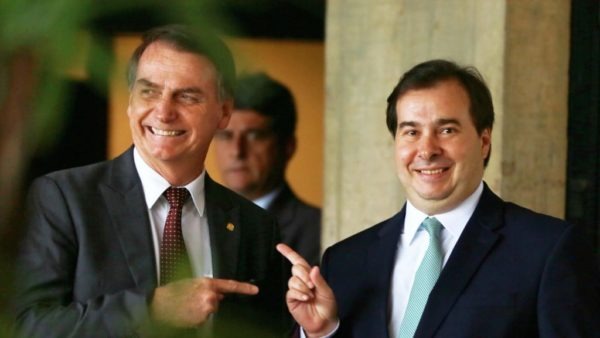 Bolsonaro elogia liderança de Maia na votação da Previdência Reprodução