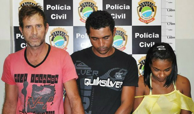 Polícia prende trio acusado de praticar furtos em Dourados e região Trio foi preso logo depois que teriam cometido mais um furto, desta vez em Sidrolândia (Fotos: Marcos Tomé/Região News)