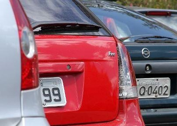 Setembro é mês para licenciar veículos com placa final 9 Setembro é mês para licenciar veículos com placa final 9