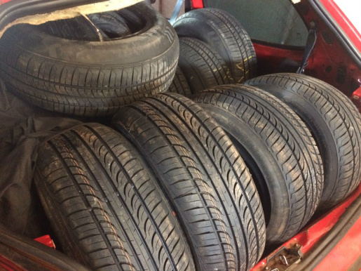 Carga de pneu e cigarro avaliada em 82 mil é apreendida em Maracaju pelo DOF DOF/Divulgação