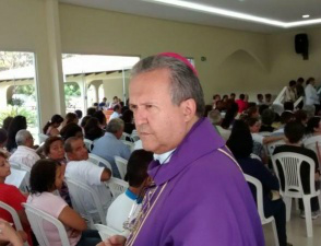 Dom Dimas afirmou que população precisa aceitar resultado das urnas, para não travar o país (Foto: Elverson Cardoso)