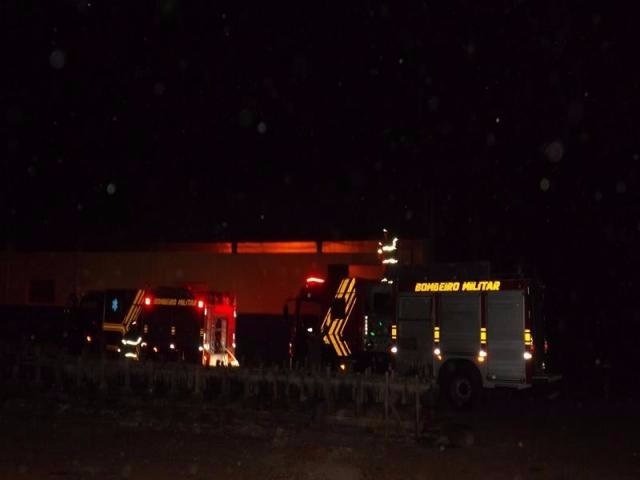 Indústria é atingida por incêndio às margens da 163 Foto: Alvorada Informa