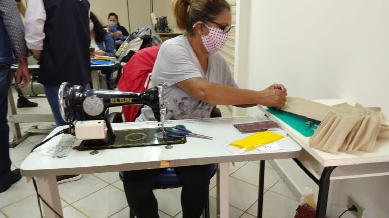 Incubadora começa a produzir máscaras de proteção Incubadora começa a produzir máscaras de proteção