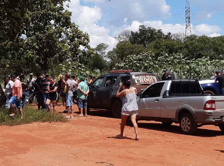 Homem baleado por PM havia tentado roubar pastel e efetuado disparos em feira