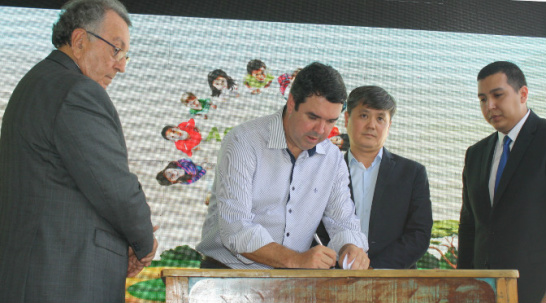 Governo e Senar renovam parceria com lançamento do 'Programa Agrinho' Assinatura da renovação da parceria entre Estado e Senar, quando do lançamento da 4ª edição do programa Agrinho.