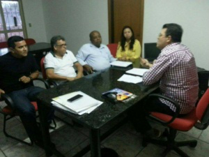 Olarte promete pagar professores até dia 30 com outorga da Águas Guariroba Em reunião que durou mais de 3 horas, Olarte promete pagar salário de outubro e novembro no dia 30. ( Foto: Divulgação