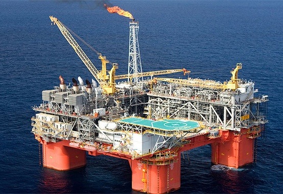 Produção de petróleo e gás natural aumenta em julho Produção de petróleo e gás natural aumenta em julho
