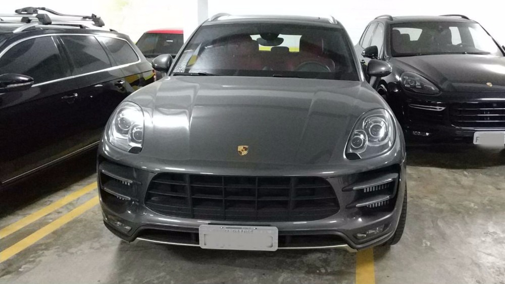 Carros de luxo e vinhos caros de acusados de sonegarem R$ 370 milhões podem ir a leilão Porshe apreendido pela PF com um dos integrantes da família investigada por fraudes ao fisco em MS (Foto: Polícia Federal/Divulgação)