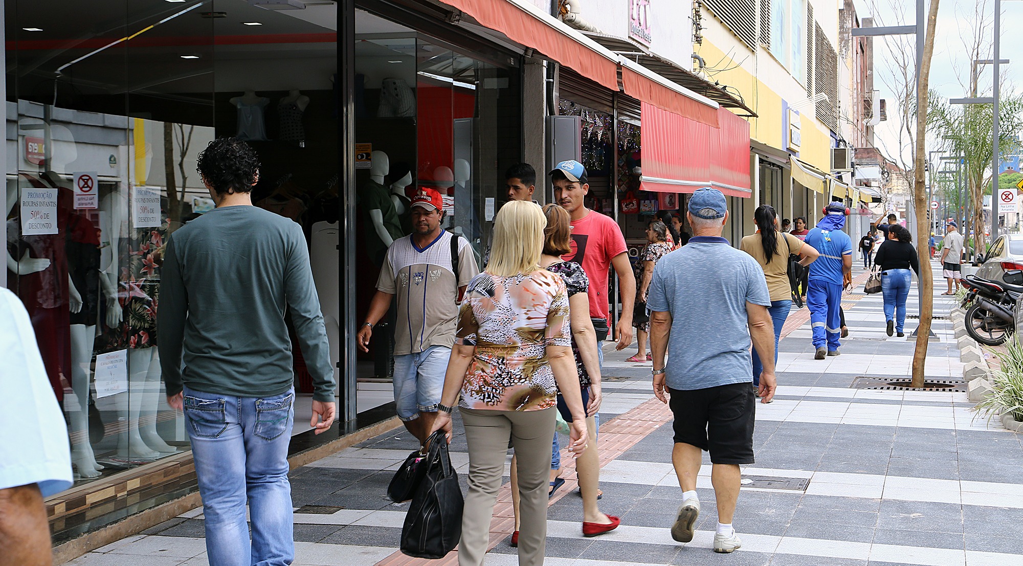 Salário dos servidores estaduais já está disponível para saque Salário dos servidores estaduais já está disponível para saque