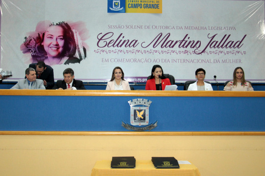 Dharleng Campos preside sessão solene do Dia da Mulher e homenageia Maria Heluy de Campos Dharleng Campos preside sessão solene do Dia da Mulher e homenageia Maria Heluy de Campos
