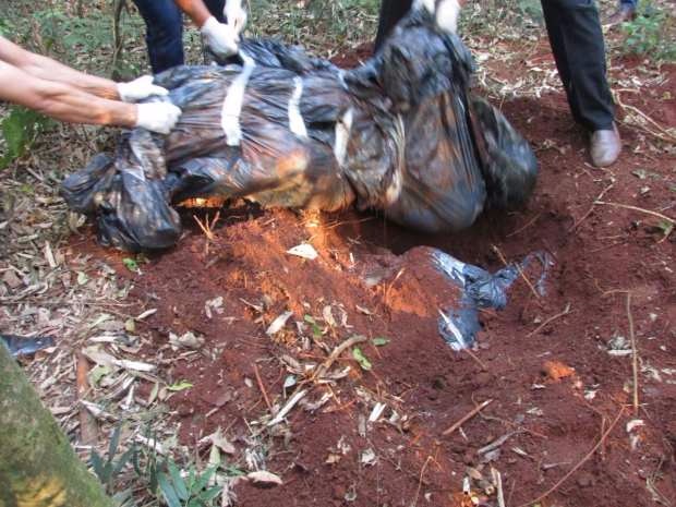 Fazendeiro encontra corpos de jovens desaparecidos no Paraguai