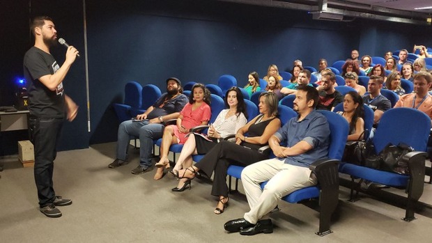 Escolas já podem fazer inscrição para 1º Festival de Cinema da REME Escolas já podem fazer inscrição para 1º Festival de Cinema da REME