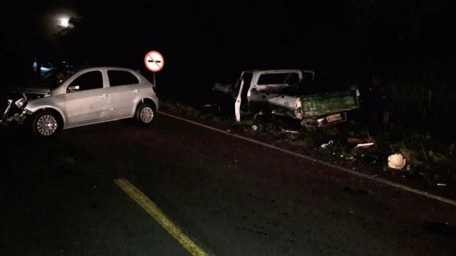 Colisão na MS-276 deixa passageira gravemente ferida Foto: Nova News