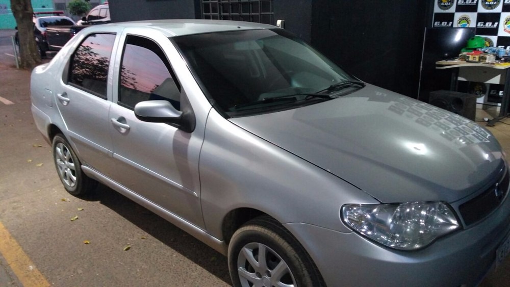 Casal é rendido por ladrões armados e tem carro roubado Carro roubado no bairro Vilas Boas (Foto: Osvaldo Nóbrega)