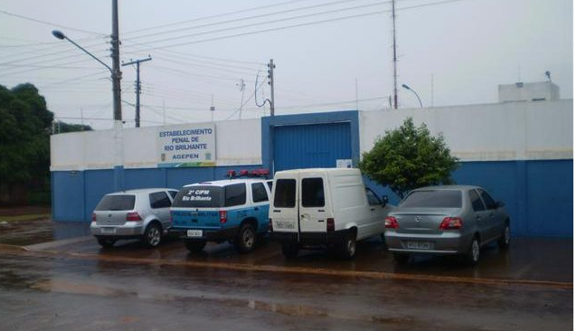 Grupo agride detento em presídio em cela intitulada como sendo do PCC (Foto: Agepen)