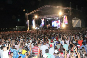 A abertura oficial acontece nesta sexta com o rodeio em touros e show com a dupla Fernando e Sorocaba