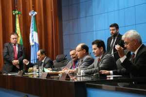 Governo veta identificação de cães e gastos por microchips em MS Os dois vetos retornam para Assembleia para avaliação dos deputados (Foto: Assessoria/ALMS)