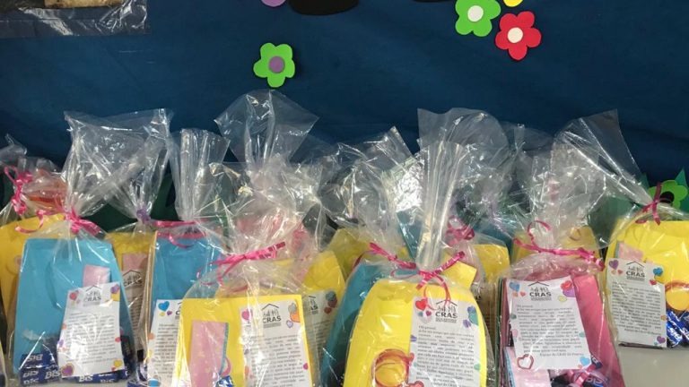 CRAS Zé Pereira realiza atividades com crianças e adolescentes para o dia das mães CRAS Zé Pereira realiza atividades com crianças e adolescentes para o dia das mães