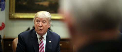 Trump convida líder palestino para visitar a Casa Branca 'em breve' Reuters / Carlos Barria