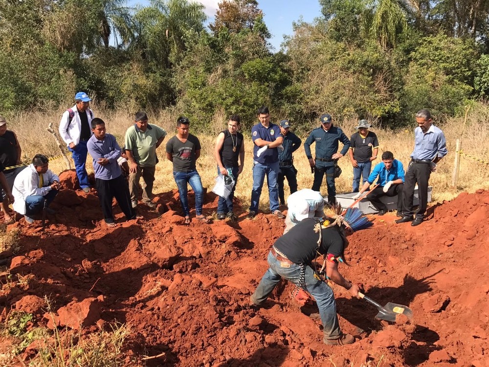 Corpos de indígenas são encontrados enterrados em fazenda Ossada foi encontrada nesta terça-feira (1º) (Foto: Polícia Civil/Divulgação)
